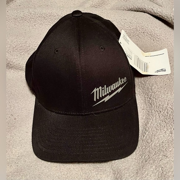Milwaukee FlexFit Black Fitted Baseball Cap, L/XL - Picture 8 of 9